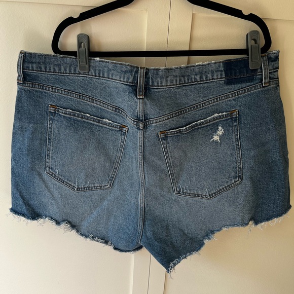 Abercrombie & Fitch NWT Mom Short‎ High Rise Curve Love Jean Shorts Size 20 - Picture 3 of 12